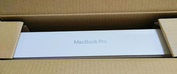花了近1万给媳妇买个苹果上网本：MacBook Pro m1 512GB开箱和简单体验_