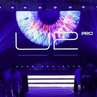 色域表现远超上代产品的坚果U2 Pro三色激光电视在深圳发布 售价39999元
