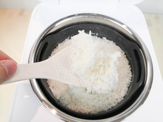 入手臻米低糖电饭煲，尝试健康的饮食