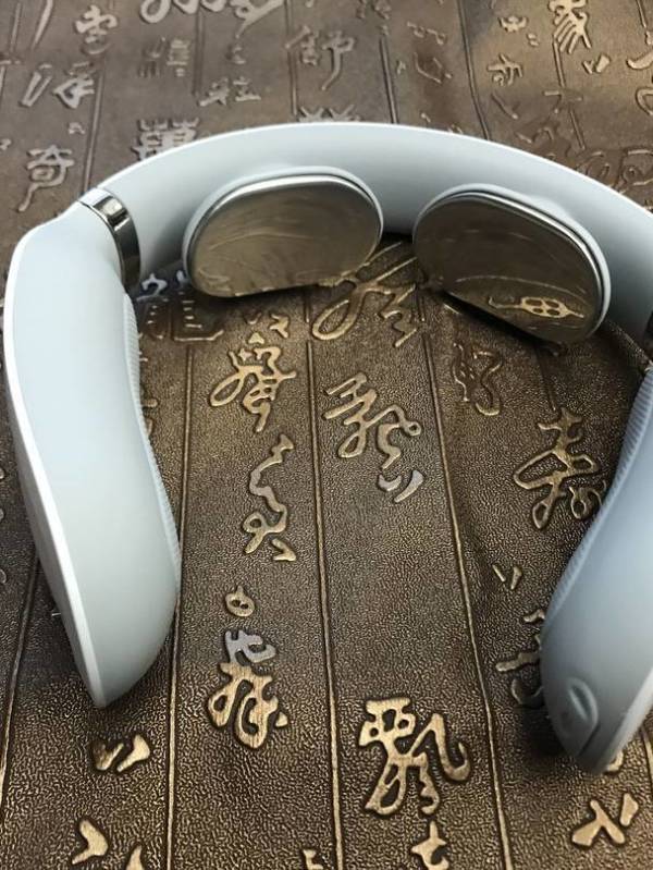 skgk3颈椎按摩器浅灰色版