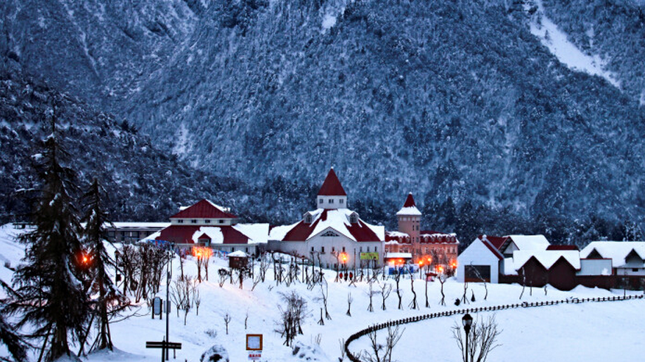 成都周边2日家庭游：泡温泉、登雪山、打雪仗……