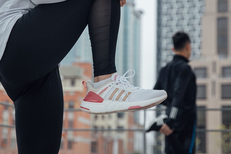 Boost 与 EQT 再度结合，adidas 推出 EQT+ 跑鞋！