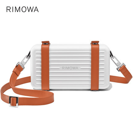 RIMOWA推出手袋产品线RIMOWA Never Still 系列，没想到却一眼爱上了新春特别款~
