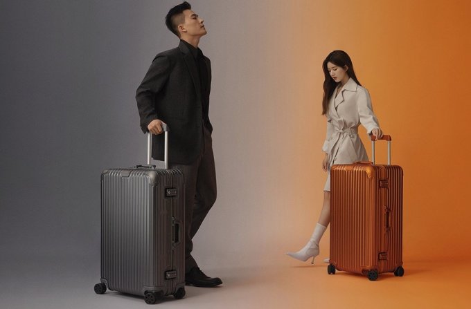 RIMOWA推出手袋产品线RIMOWA Never Still 系列,没想到却一眼爱上了新春特别款~