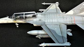 我的小收藏AFV 1/48 F-CK-1D 经国号战斗机