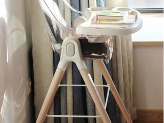 宝宝用餐新座驾：惠尔顿透明宝宝餐椅！