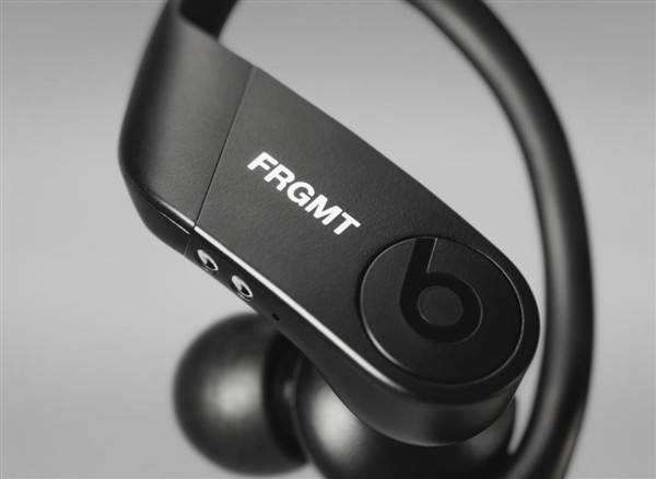 Beats发布Powerbeats Pro特别版无线耳机，时尚简约，纯粹单色调