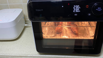 和懂你的人做美味的事：TOKIT智能电烤箱做你爱做的事，让冬天热起来！