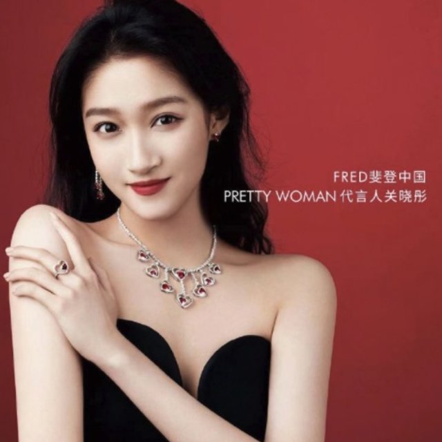 关晓彤喜提Fred斐登中国Pretty Woman代言，“国民闺女”演绎甜心大片 