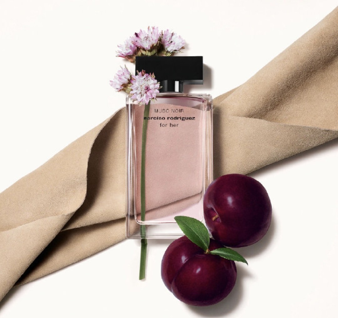 香水半月谈 Vol. 3：Dior推出限量狗形香水、纳茜素香水和祖玛珑联名款香氛上新