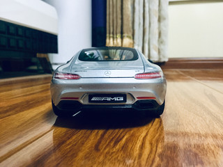 经典的奔驰AMG GT1:18车模