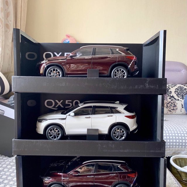 新年送好礼，1:18英菲尼迪QX50车模