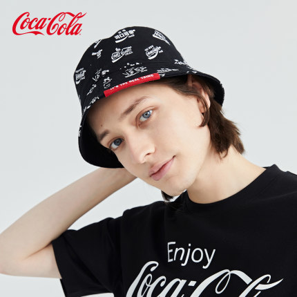 你们喜欢喝的可口可乐也有服饰了，你会为它买单吗？