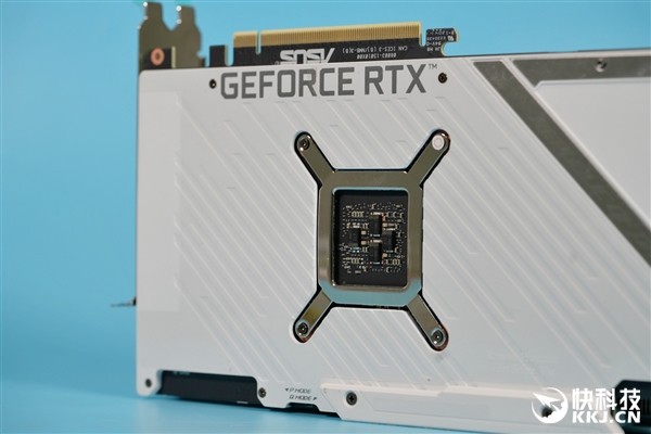 华硕ROG STRIX RTX 3070白色限量版图赏现身，通体纯白色外观