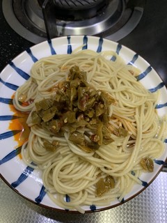 第一次吃速食热干面