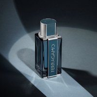 香水半月谈 Vol. 4：菲拉格慕推出新款男士香水，世界最薄香水是兰蔻？
