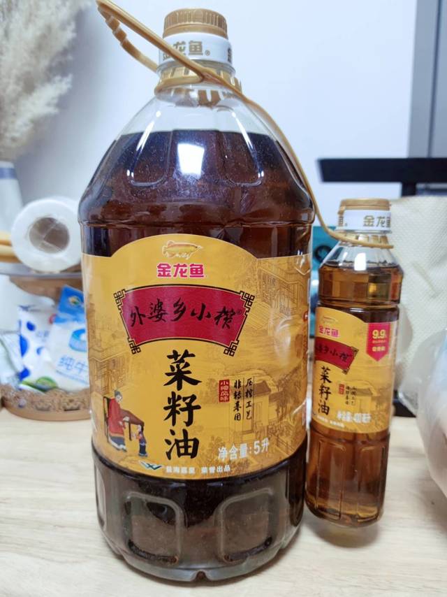 金龙鱼外婆乡小榨菜籽油，非转基因吃的放心