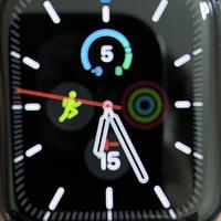 Apple Watch 5 不锈钢版本 补全苹果全家桶移动生态链