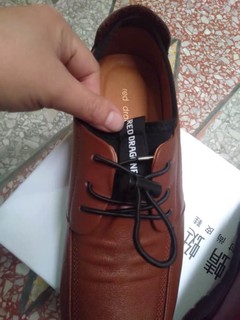 红蜻蜓皮鞋