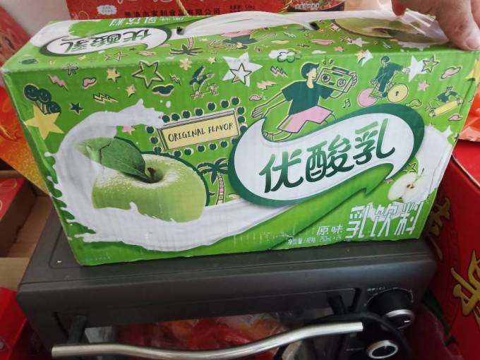 伊利优酸乳原味36元