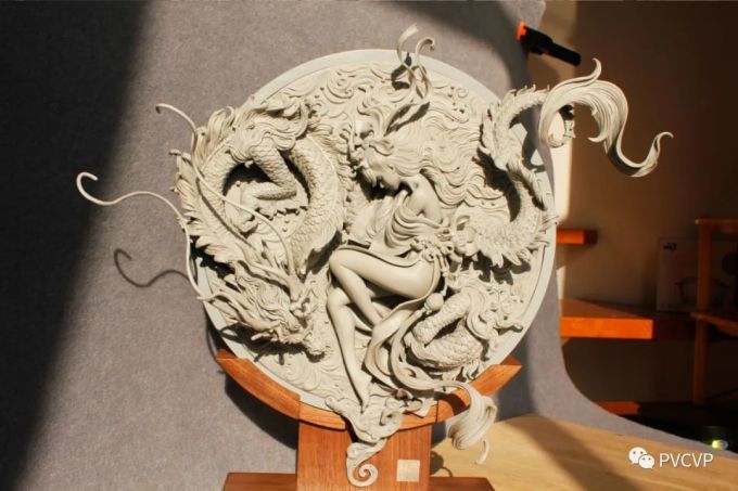 我将为大家分享来自涂装师「三角犀牛」进行涂装的gk作品「御龙眠