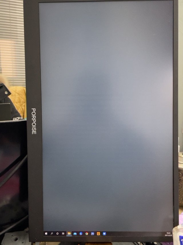 17寸小巧轻薄显示器