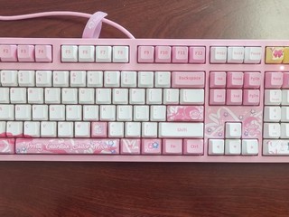 akko美少女战士金粉轴键盘，颜值担当