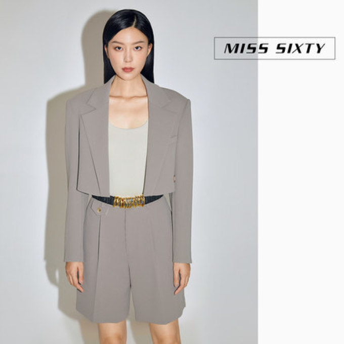 国际超模Bella Hadid性感演绎MISS SIXTY春季新品,你被种草了吗?