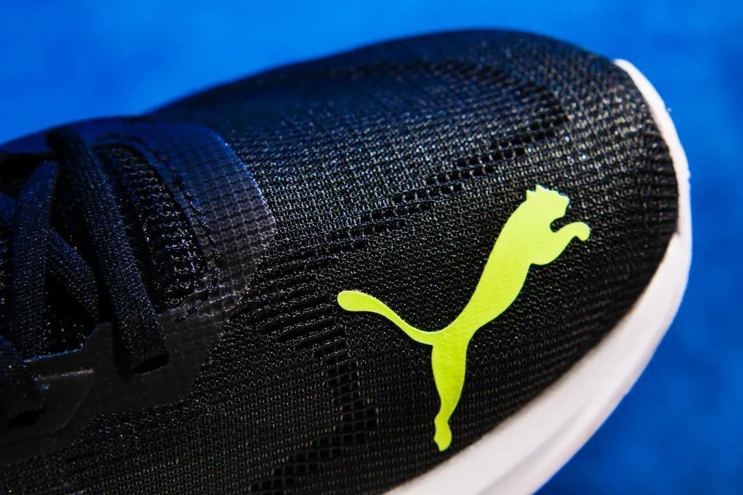 wen鞋评开箱享受氮气加持下的绵柔脚感吧它会是春季出街跑步的首选吗