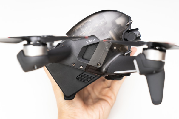 亮骚机 篇四十三：零基础也能玩的穿越机？大疆DJI FPV Combo穿越机开箱试飞