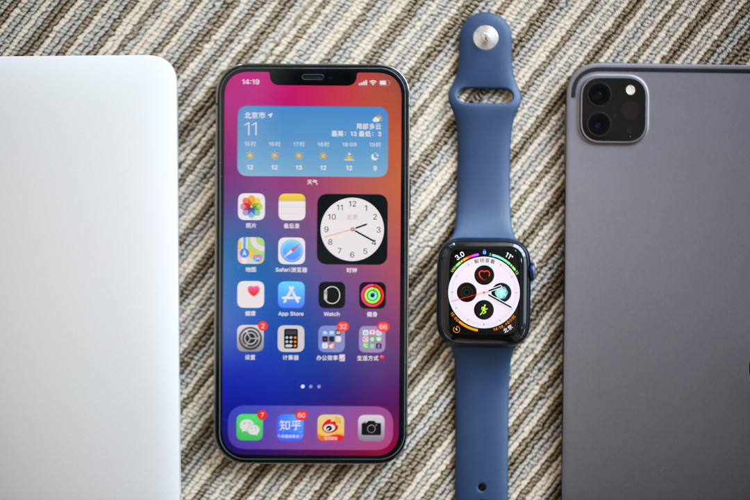 《到站秀》Apple Watch Series 6：拼齐  四件套的最后一环（评论有奖）