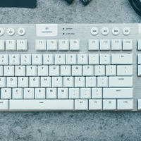 手感优秀功能全面，这样的罗技G913 TKL机械键盘你怎能不爱？