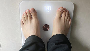 机大婶评测 篇四百三十三：比你更了解你自己，减肥你需要这个：咕咚智能体脂秤PRO体验