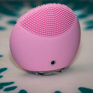 价格远超效果 Foreo mini洁面仪