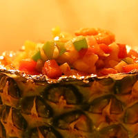 小厨爱做饭 篇一百三十六：高颜值的芝士菠萝虾球，酸甜可口