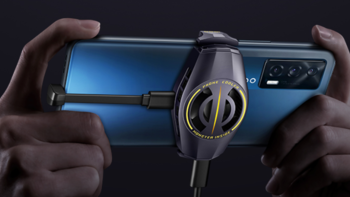 iQOO还发布 运动耳机、散热背夹、闪充手游数据线等周边新品