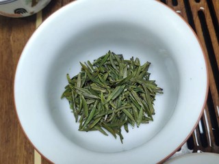 2021的第一杯新茶 竹叶青高山绿茶