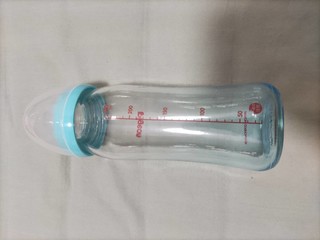 贝亲玻璃带硅胶外层奶瓶