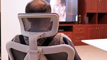流光魅影 篇四十一：给父母买一张人体工程学椅子，让他们看电视更舒服