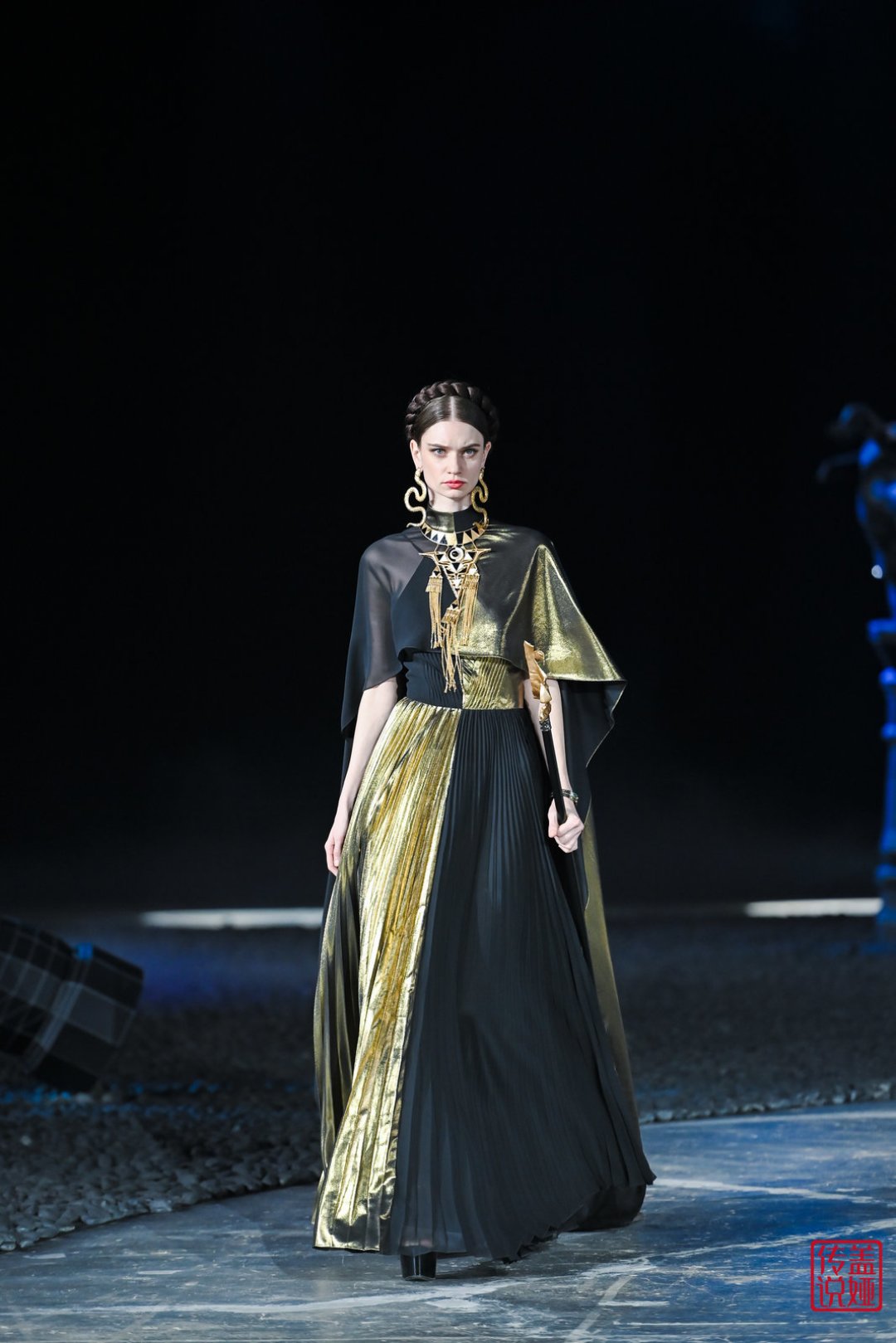 小编前面看的几场秀都是中国模特,唯独盖娅传说秀场小编还意外地发现