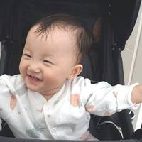 解放双手神器—qborn百灵便携折叠婴儿推车
