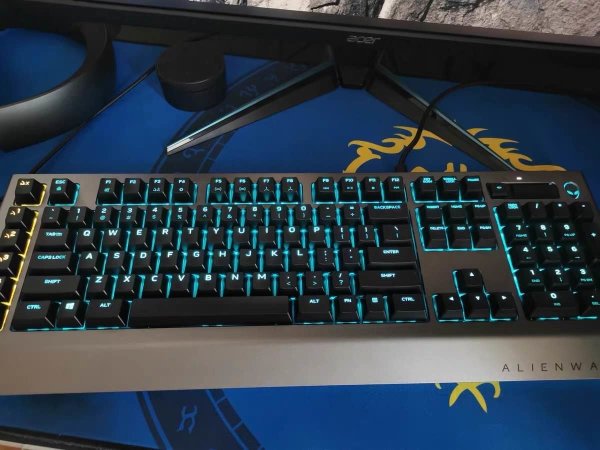 alienware外星人aw768pro版游戏机械键盘黑银茶轴