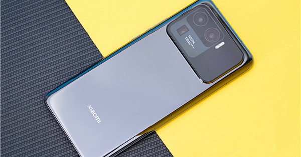 小米11ultra副屏被玩坏可显示友商logo