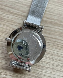 dw钢链手表