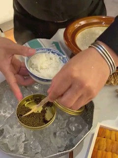 鱼子酱拌饭也太香了啊，你喜欢吗？