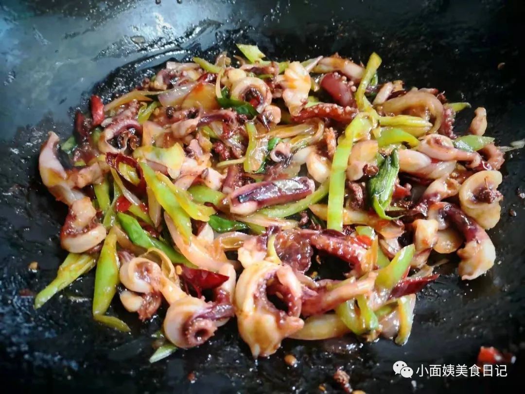 爆炒魷魚須的做法 爆炒魷魚須怎麼炒好吃_什麼值得買