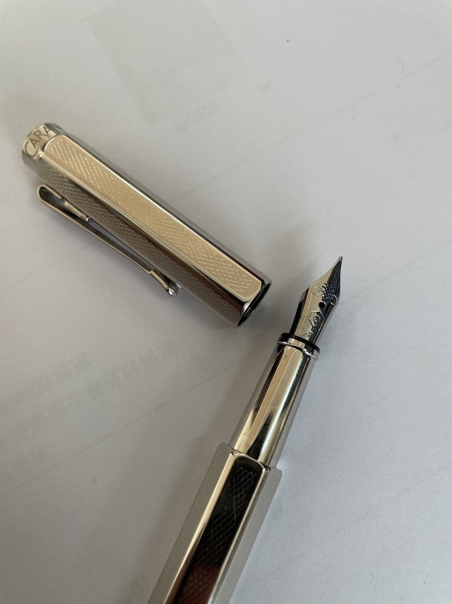 Caran D' Ache钢笔，太美了