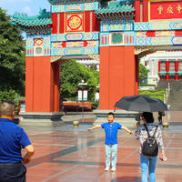 来重庆旅游该穿什么？一年四季随机播放，短袖和羽绒服都得带上