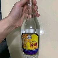 这款汾酒酒色晶莹剔透