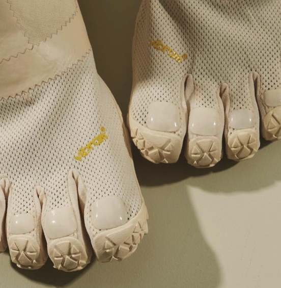 Midorikawa携手SUICOKE推出带“美甲”的五指鞋，你会买吗？